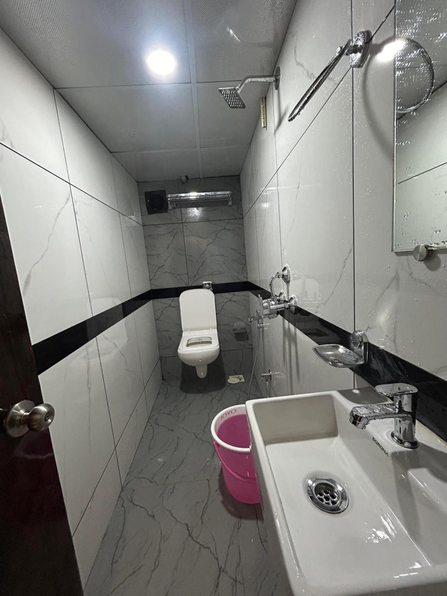 Hotel Rinza Residency Мумбаї Екстер'єр фото