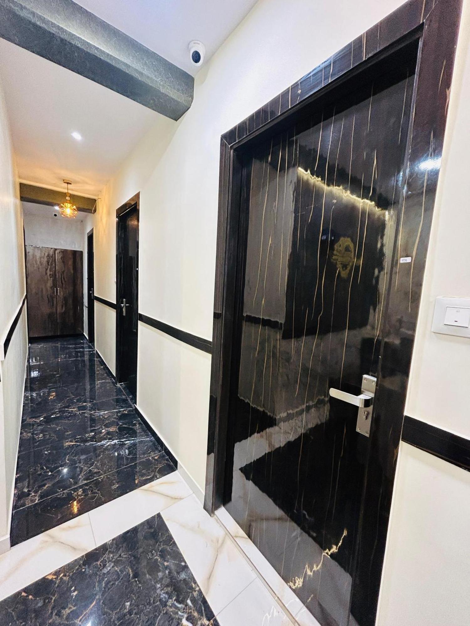 Hotel Rinza Residency Мумбаї Екстер'єр фото