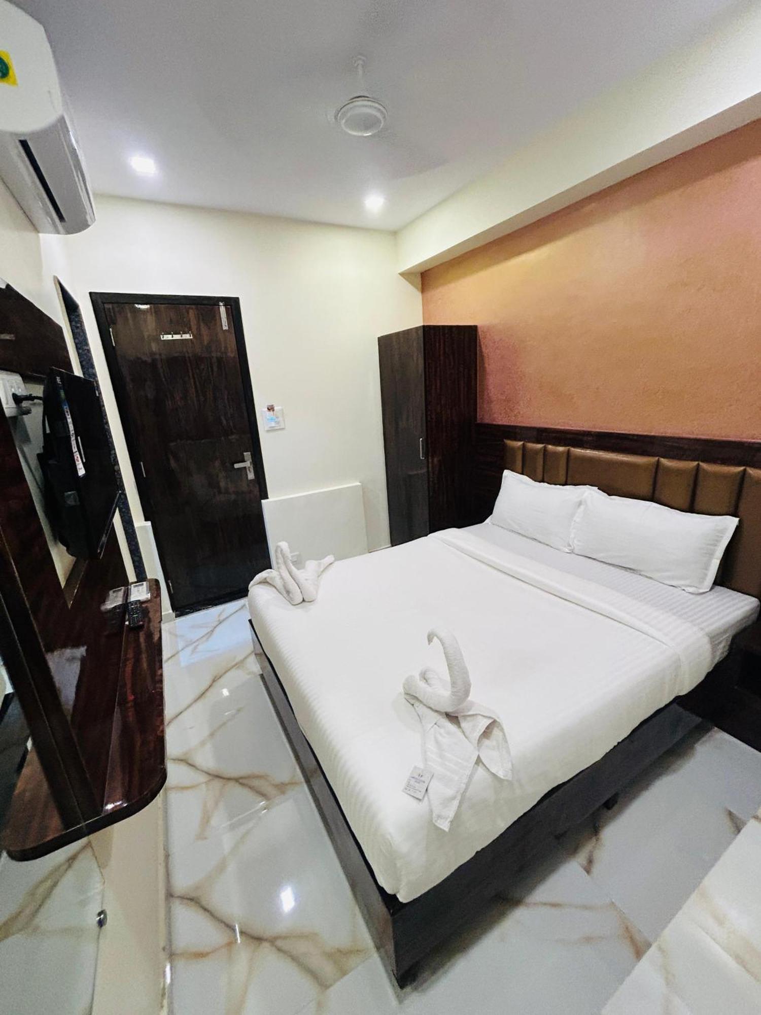 Hotel Rinza Residency Мумбаї Екстер'єр фото