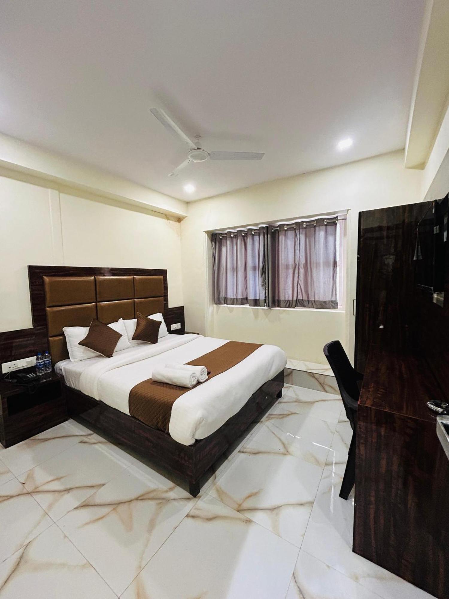 Hotel Rinza Residency Мумбаї Екстер'єр фото